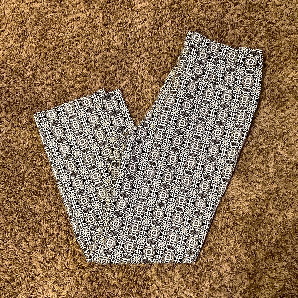 Chicos Black and White Ankle Pants